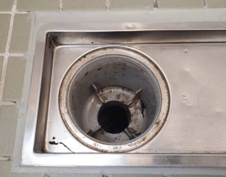 排水管から水漏れsｏｓ 株式会社ビルカン